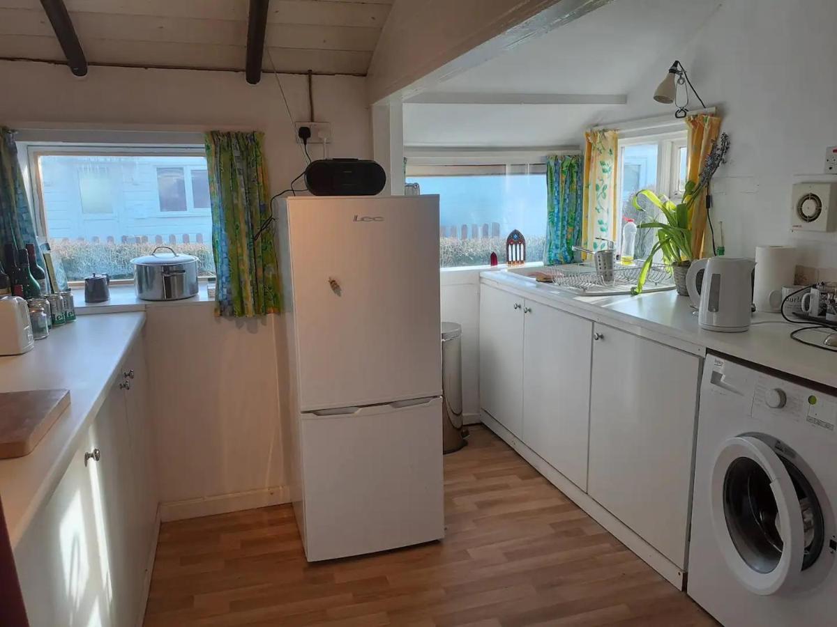 Sundial Cottage NWI Extérieur photo